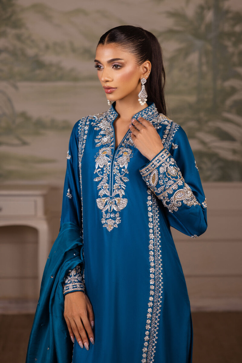 (product) Sunnia Manahil Avi Vol Ii Sicily Collection 24