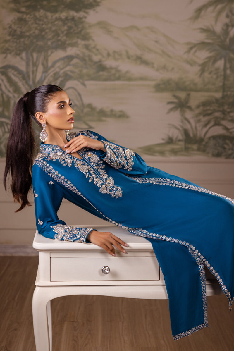 (product) Sunnia Manahil Avi Vol Ii Sicily Collection 24