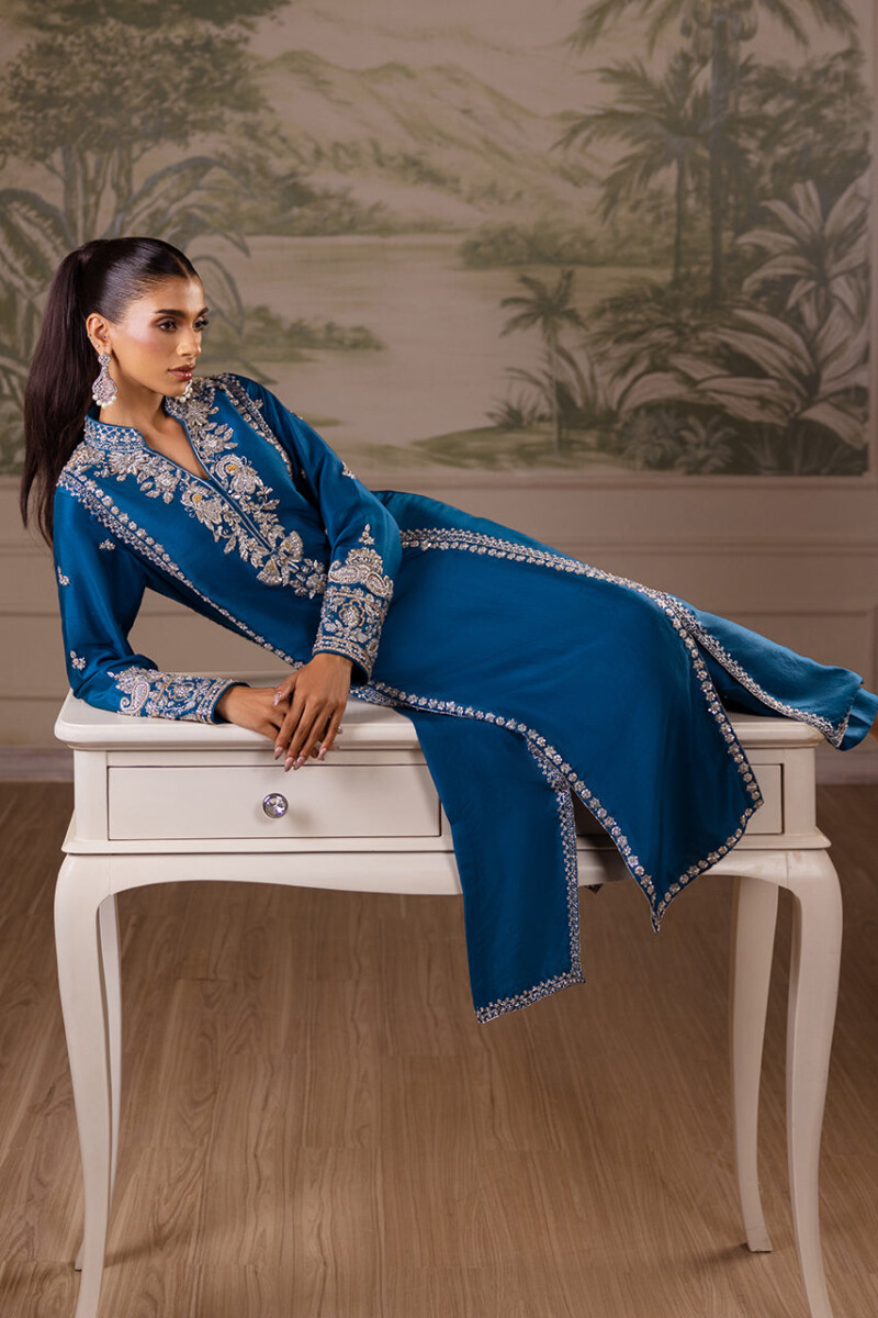 (product) Sunnia Manahil Avi Vol Ii Sicily Collection 24