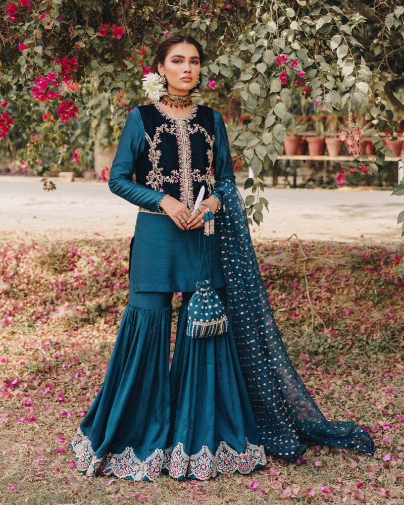 product Faiza Saqlain Shaperai Luxe Formals