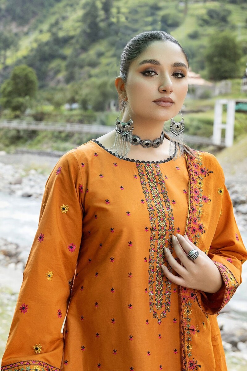 product Safwa Clara Premium Caa-03 Premium Embroidered Cotton Lawn Collection 2024