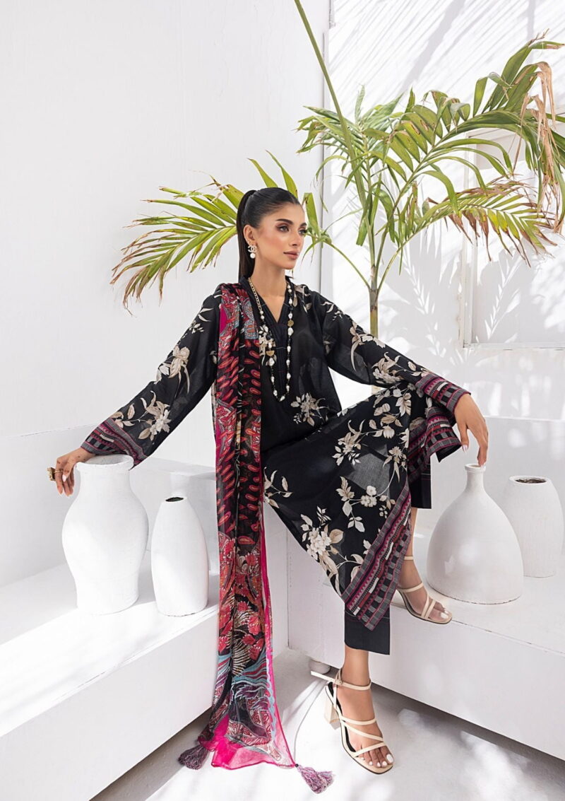 Lakhany Komal Signature Prints LG MM 107 Lawn Collection 24