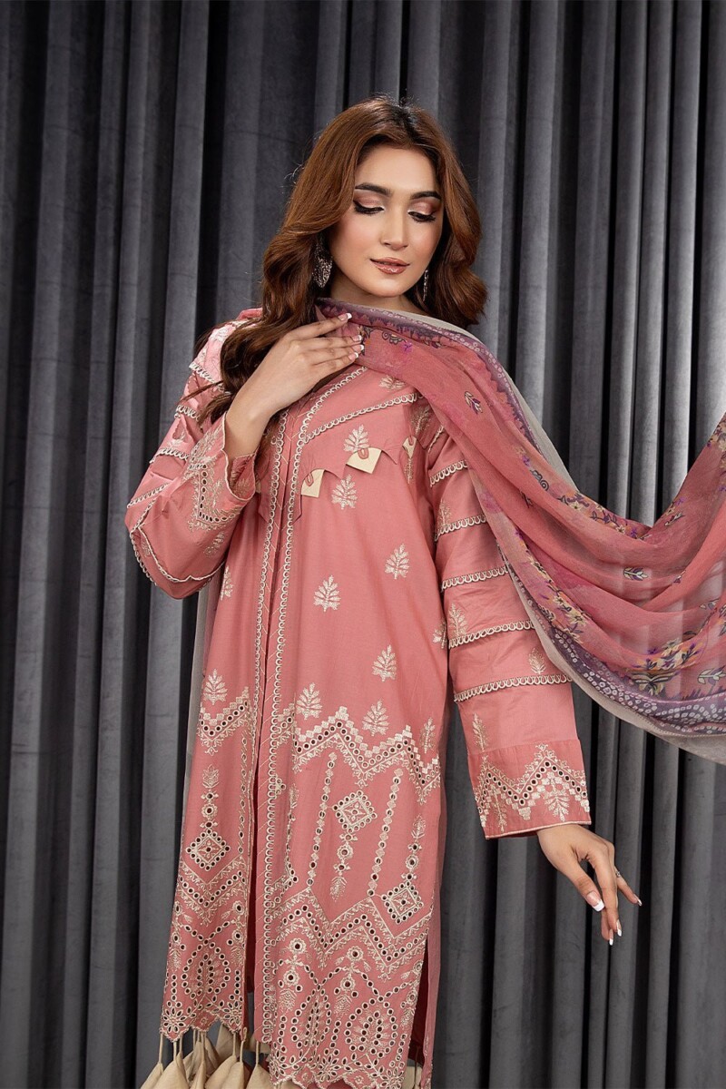 product Safwa Roma Premium Roc-04 Premium Embroidered Lawn 3pc Suit Collection 2024