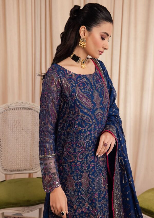 Iznik Chinon Icc 33 Qiana Formal Collection