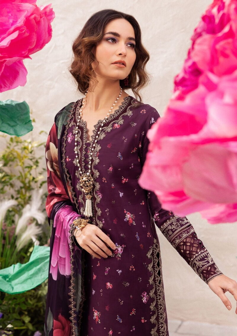 Iznik Embroidered Lawn Il24 07 Lawn Collection