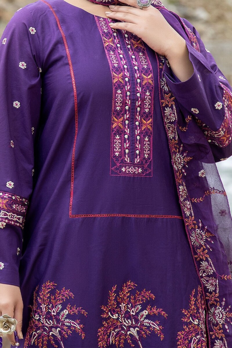 product Safwa Clara Premium Caa-10 Premium Embroidered Cotton Lawn Collection 2024