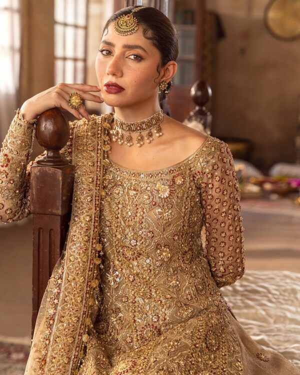 Zainab Chottani Leena D 4A Collection 24