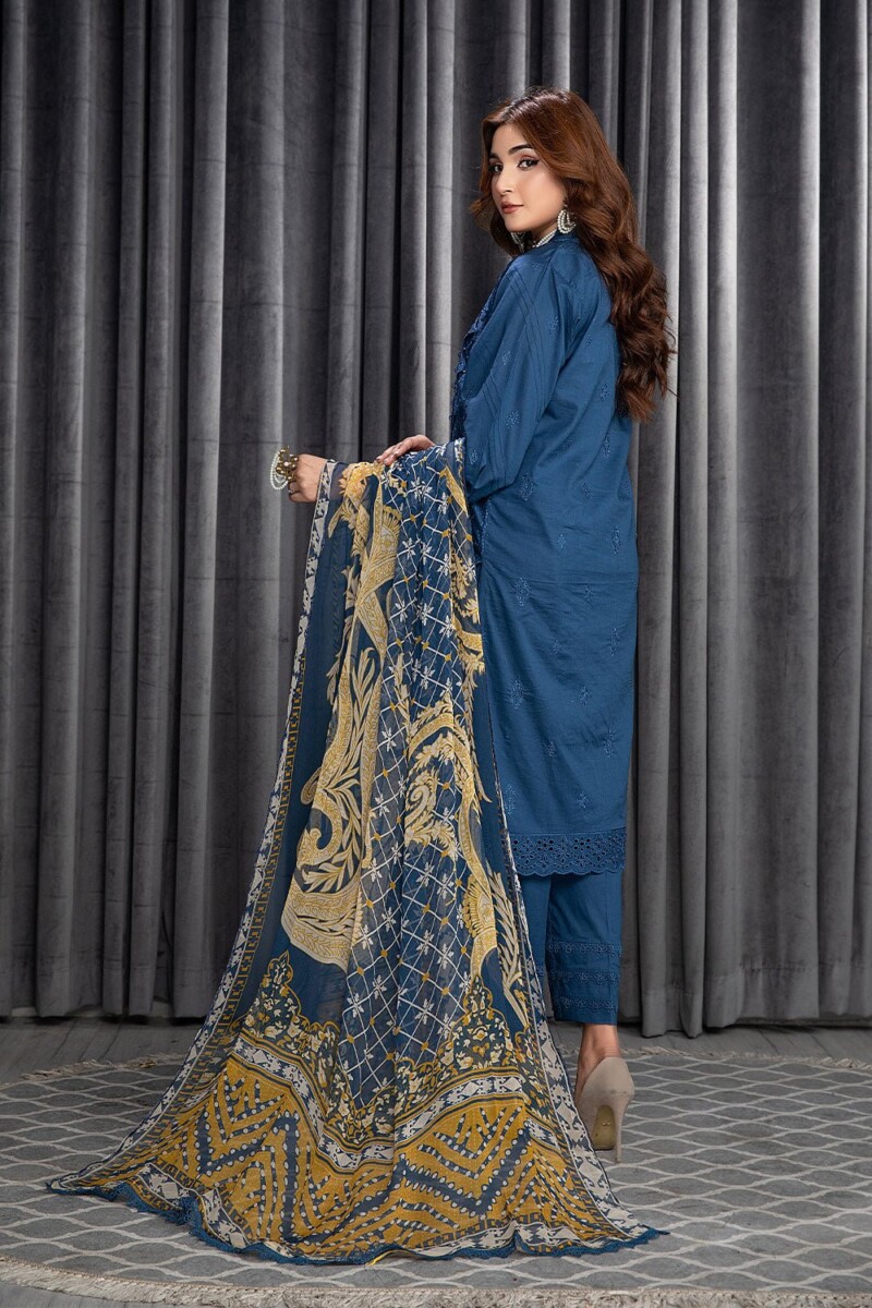 product Safwa Roma Premium Roc-18 Premium Embroidered Lawn 3pc Suit Collection 2024