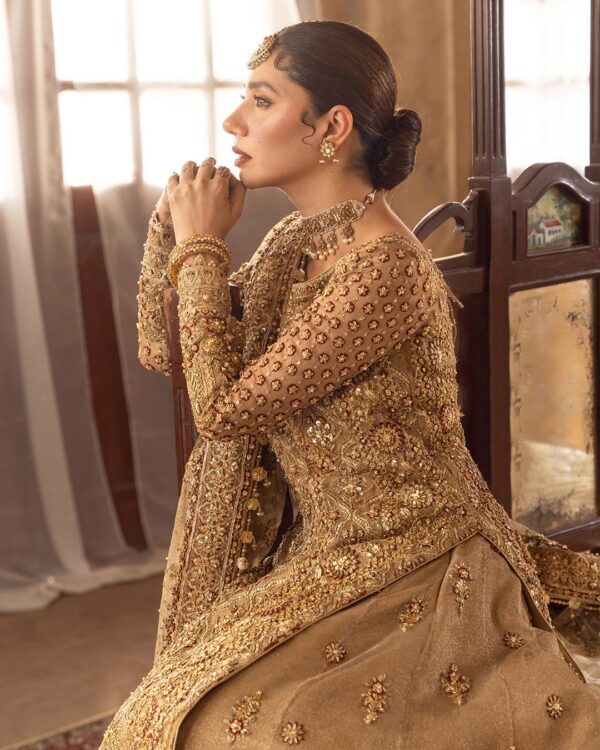 Zainab Chottani Leena D 4A Collection 24