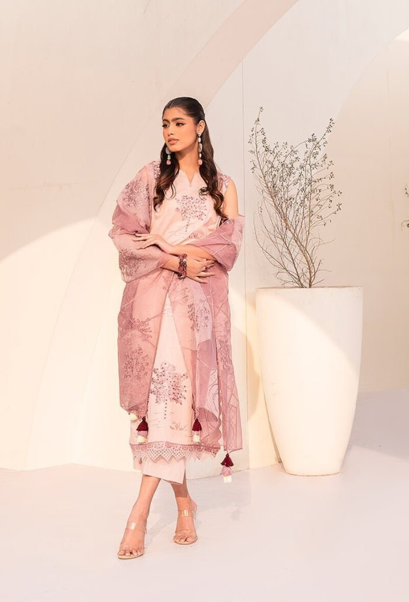 Humdum Al-06 Luxury Lawn 3pc Suit Collection 2024