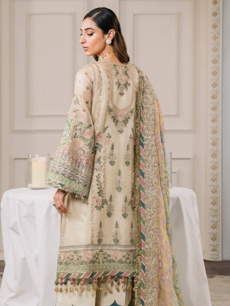 Baroque Chantelle Ec-04 Embroidered Luxury Zari Masuri Collection 2024