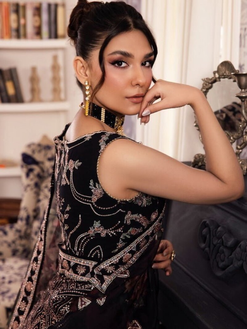 Iznik Chinon Cc-32 Kiah Embroidered Chiffon 3pc Suit Collection 2024