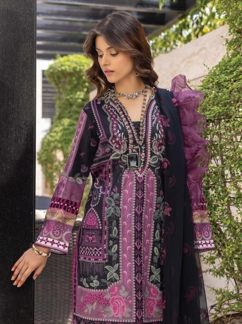 Humdum D-01 Embroidered Lawn 3pc Suit Collection 2024