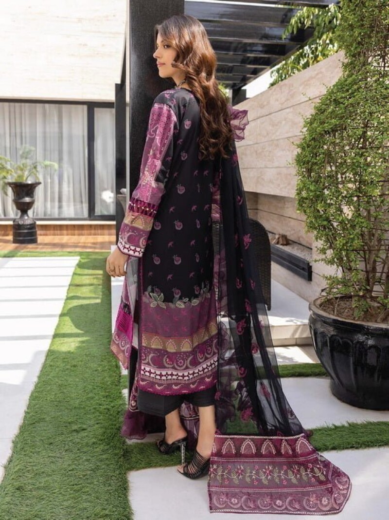 Humdum D-01 Embroidered Lawn 3pc Suit Collection 2024