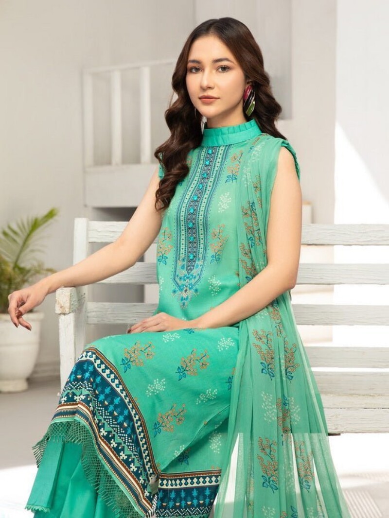 Al Kareem D-2555 Digital Printed Lawn 3pc Suit Collection 2024