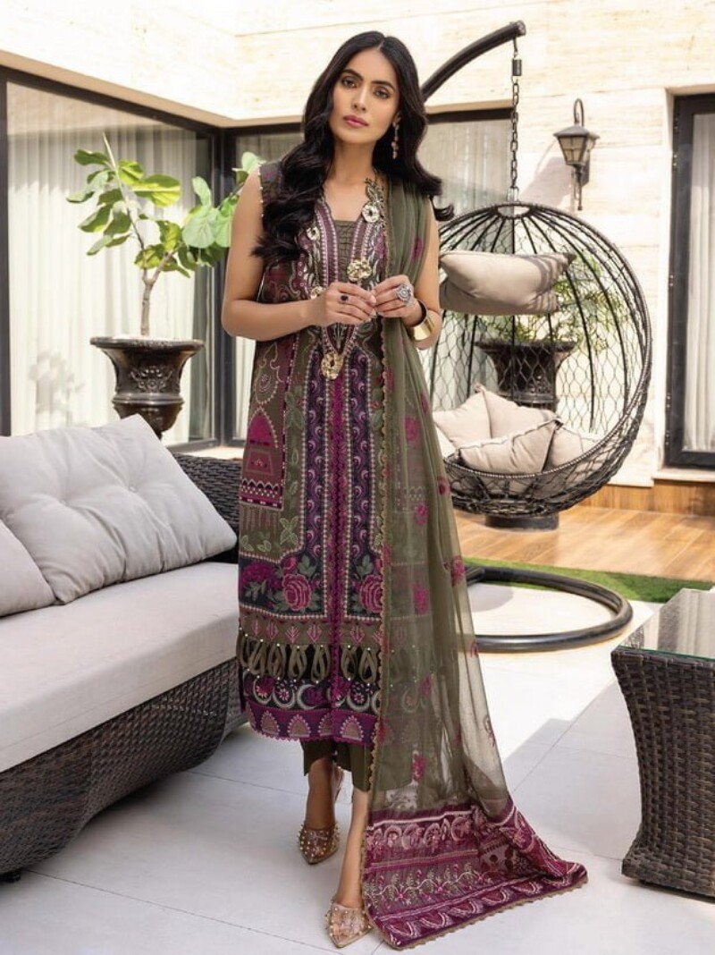 Humdum D-07 Embroidered Lawn 3pc Suit Collection 2024