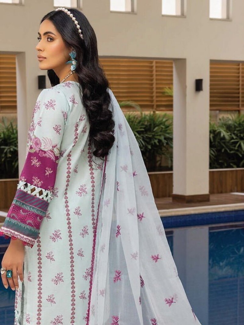 Humdum D-09 Embroidered Lawn 3pc Suit Collection 2024