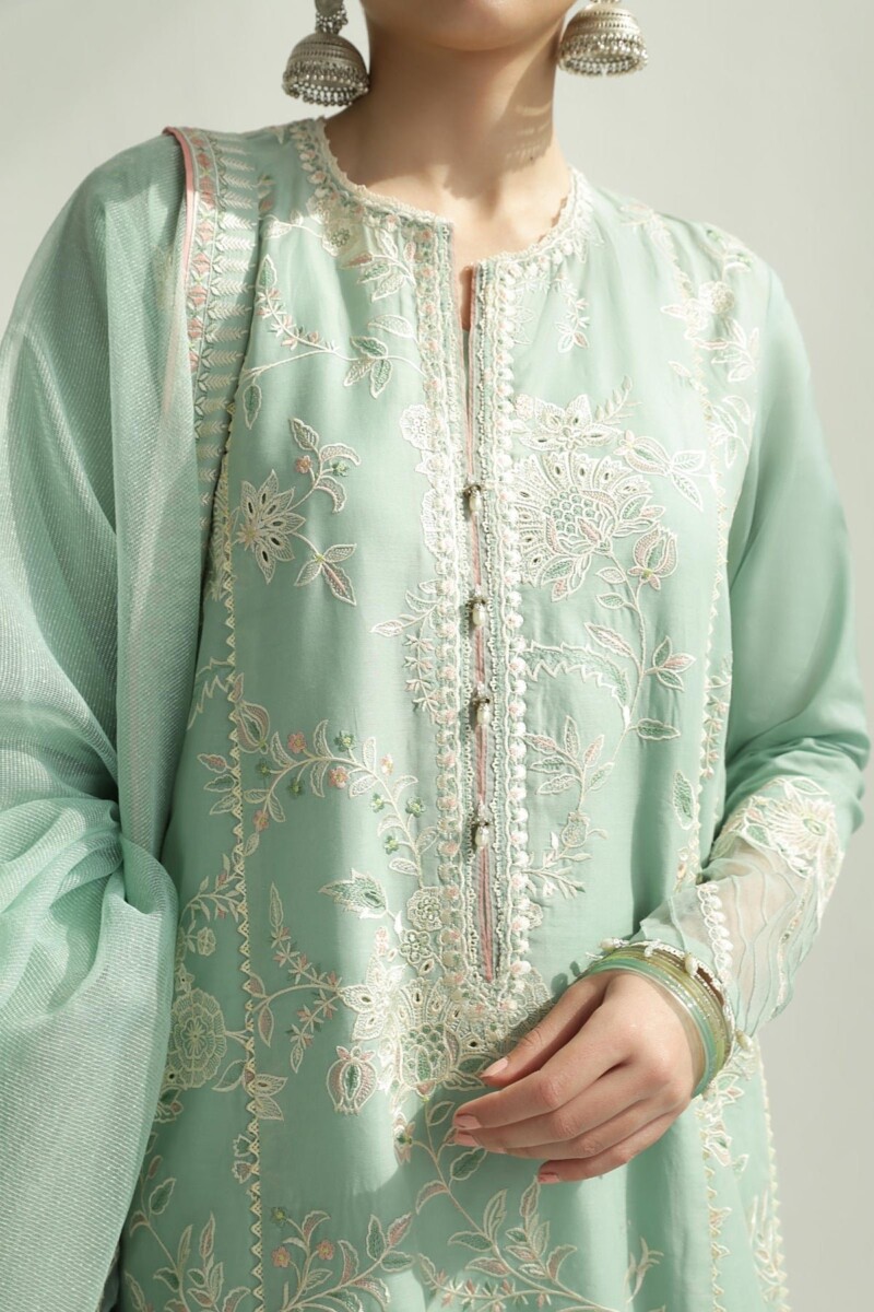 product Zara Shahjahan D-05b Amira Embroidered Luxury Lawn 3pc Suit Collection 2024