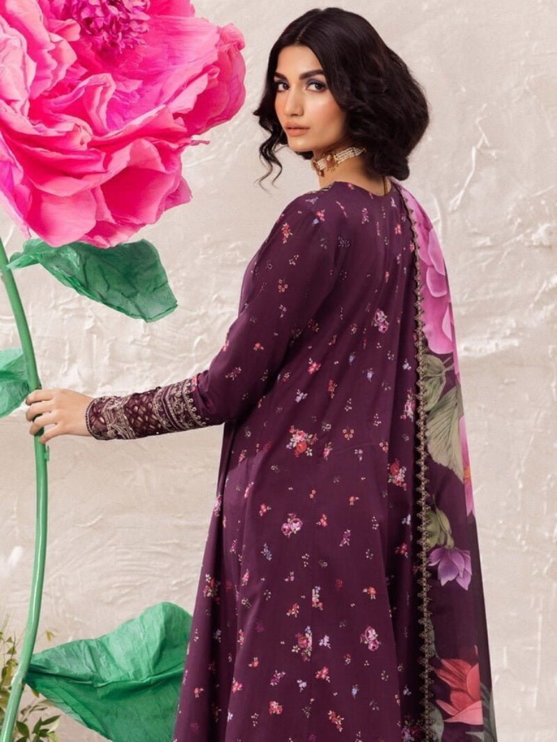 Iznik Dahlia Dl-06 Tranquil Embroidered Luxury Lawn 3pc Suit Collection 2024