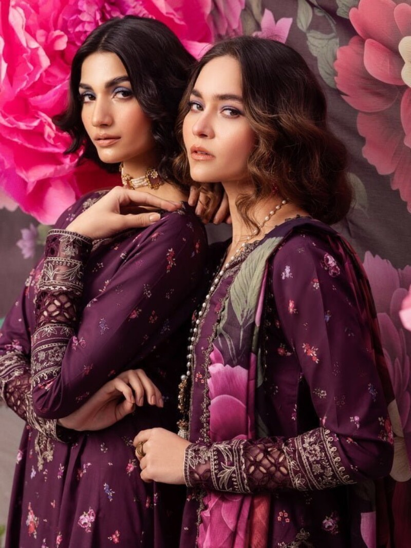 Iznik Dahlia Dl-06 Tranquil Embroidered Luxury Lawn 3pc Suit Collection 2024