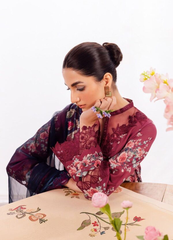 Iznik Dahlia Dl-11 Solistice Embroidered Luxury Lawn 3Pc Suit Collection 2024