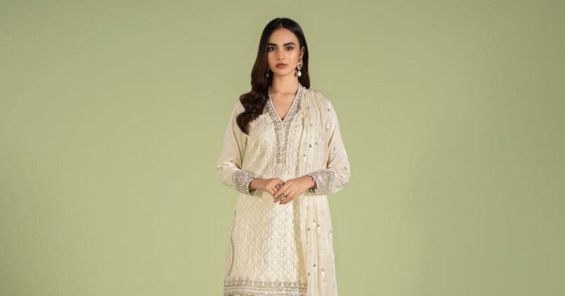 Maria B 3 Piece Embroidered Lawn Suit Dw-Ef24-11 Casuals