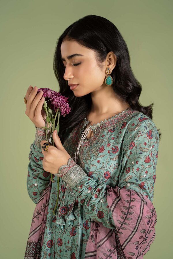 Motifz 4435 Sabiha Embroidered Lawn Collection 24