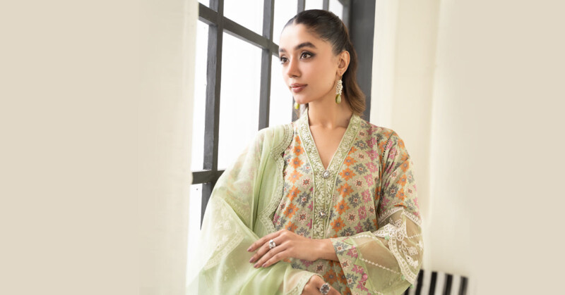 Maria B 3 Piece Embroidered Lawn Suit Dw-Ef24-111 Casuals