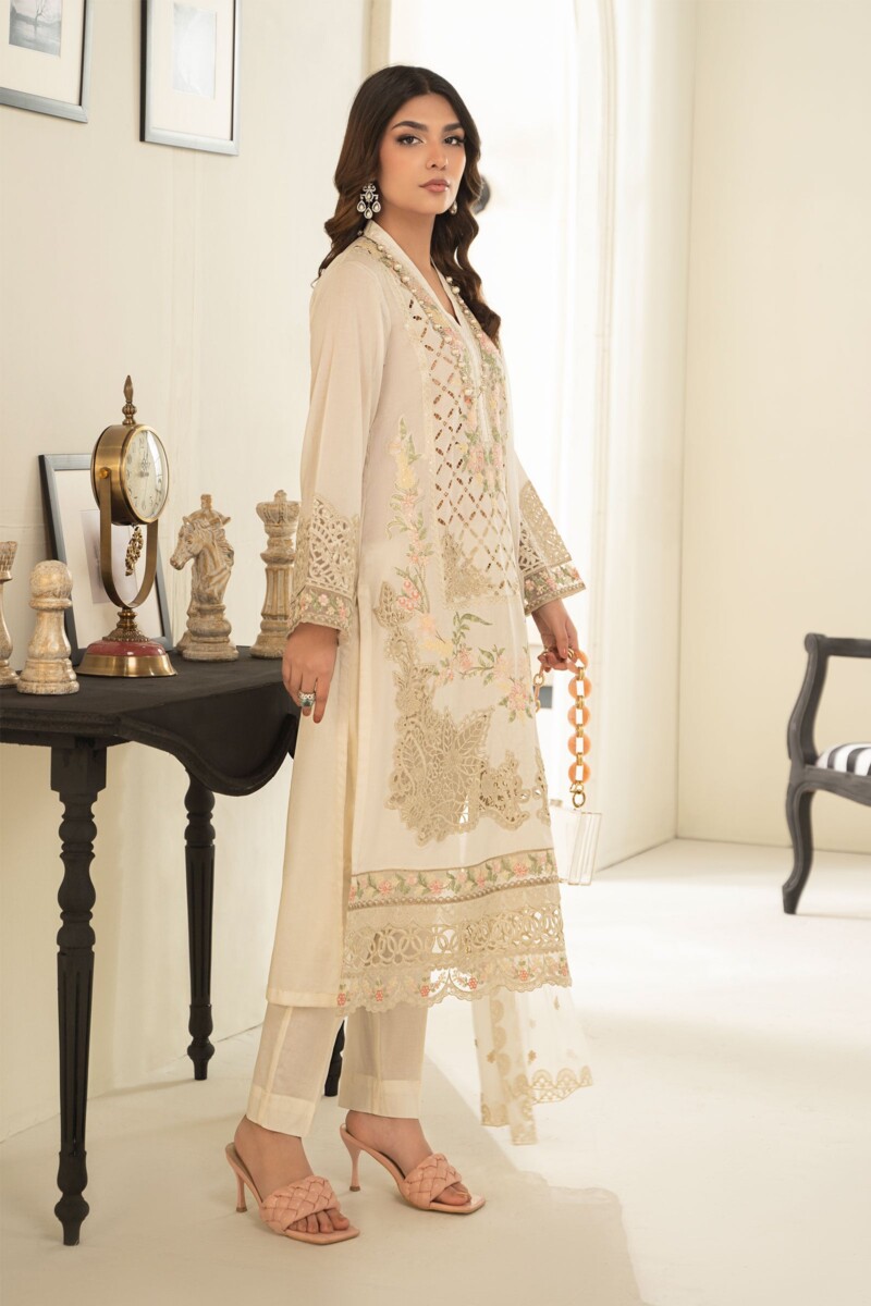 Maria B 3 Piece Embroidered Lawn Suit Dw-Ef24-17 Casuals