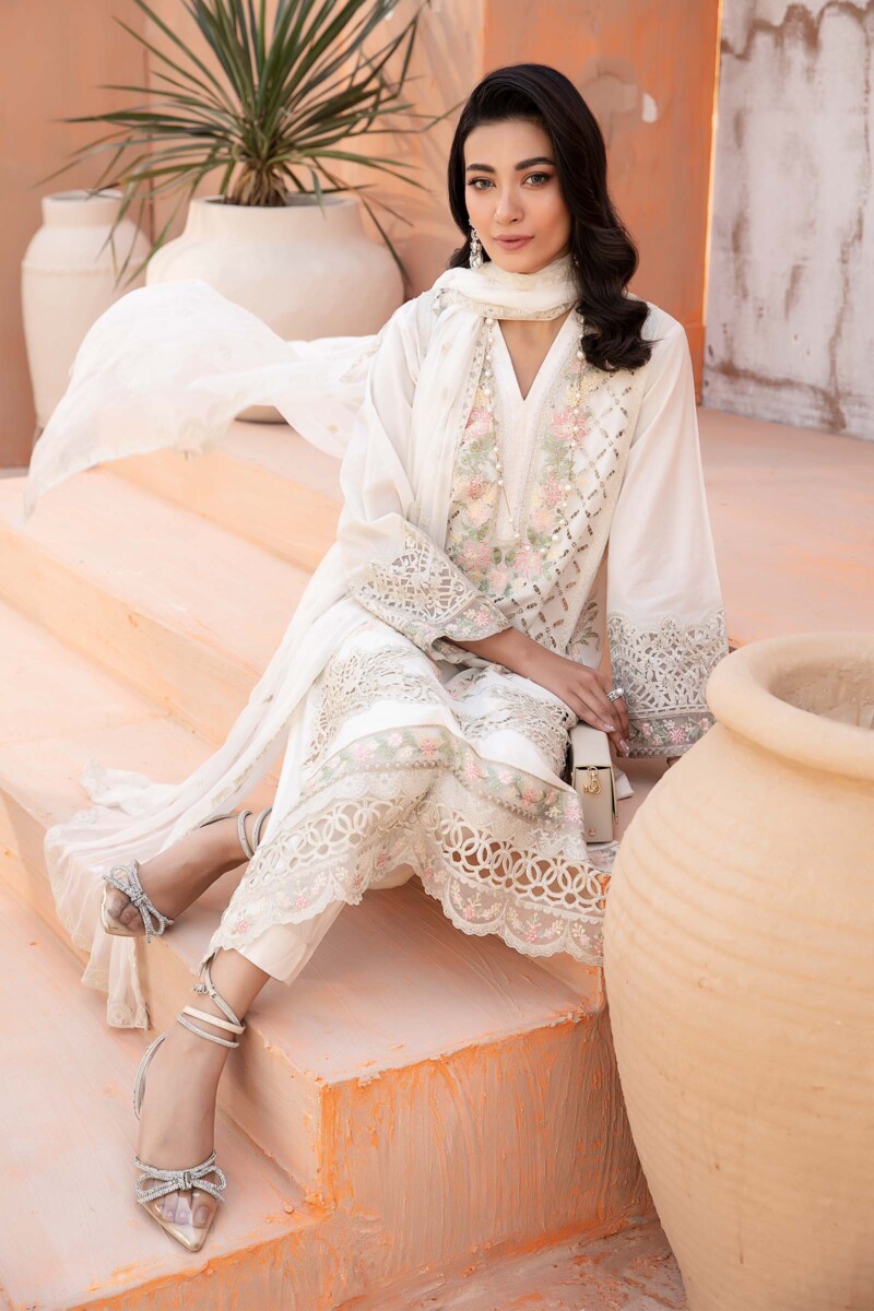 Maria B 3 Piece Embroidered Lawn Suit Dw-Ef24-17 Casuals