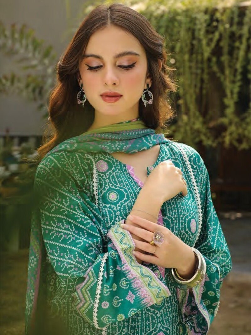 Komal Lg-Rl-0002-B Printed Lawn 3pc Suit Collection 2024