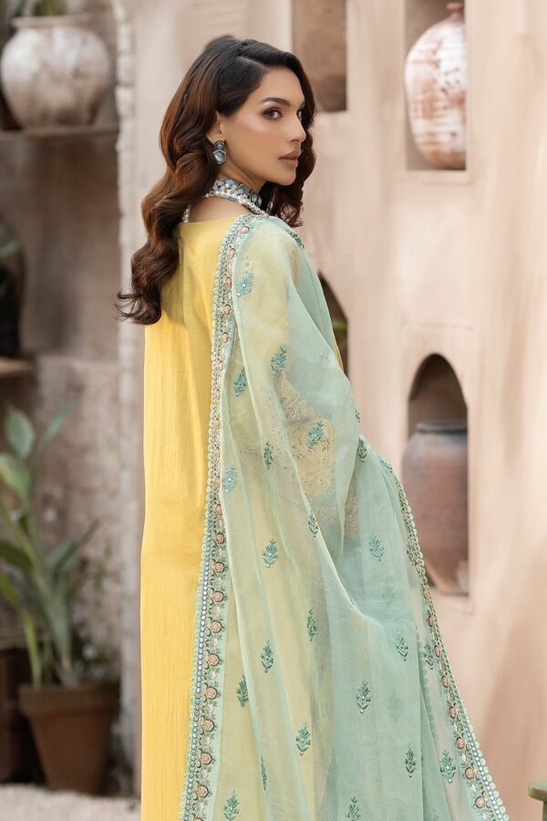 Serene Premium S.L 44 Zaira Embroidered Lawn 3pc Suit Collection 2024