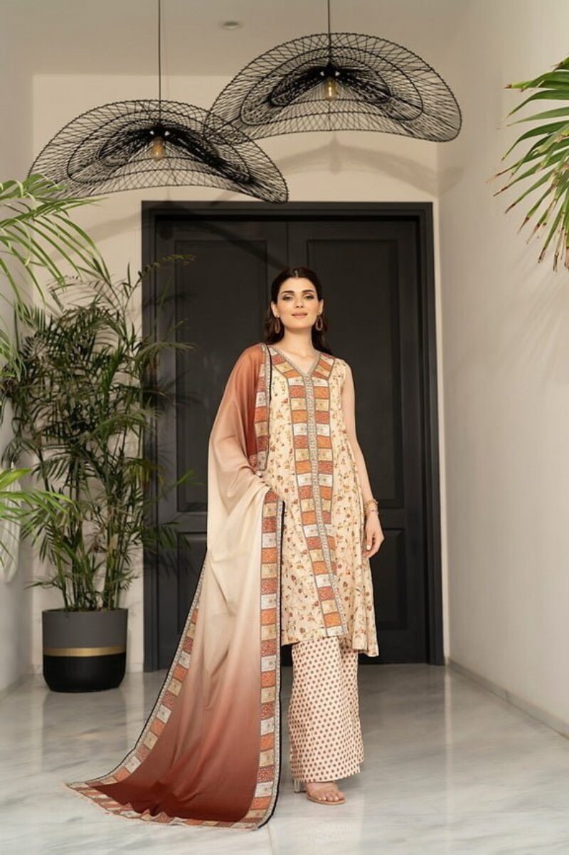 Regalia Salina Sdpl7-01 Vol-07 Digital Printed Lawn Collection 2024