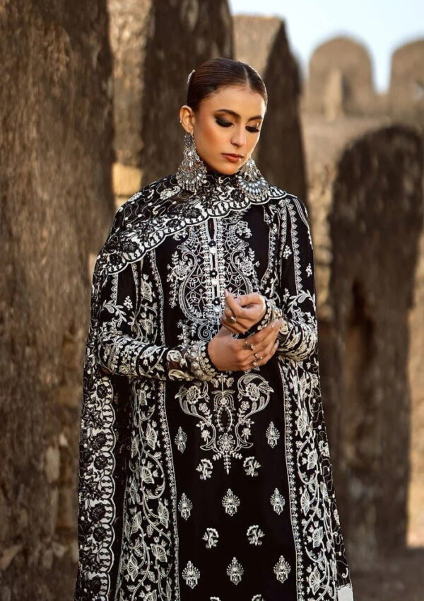 Aik Atelier Pal24 08 Pardes Lawn Collection