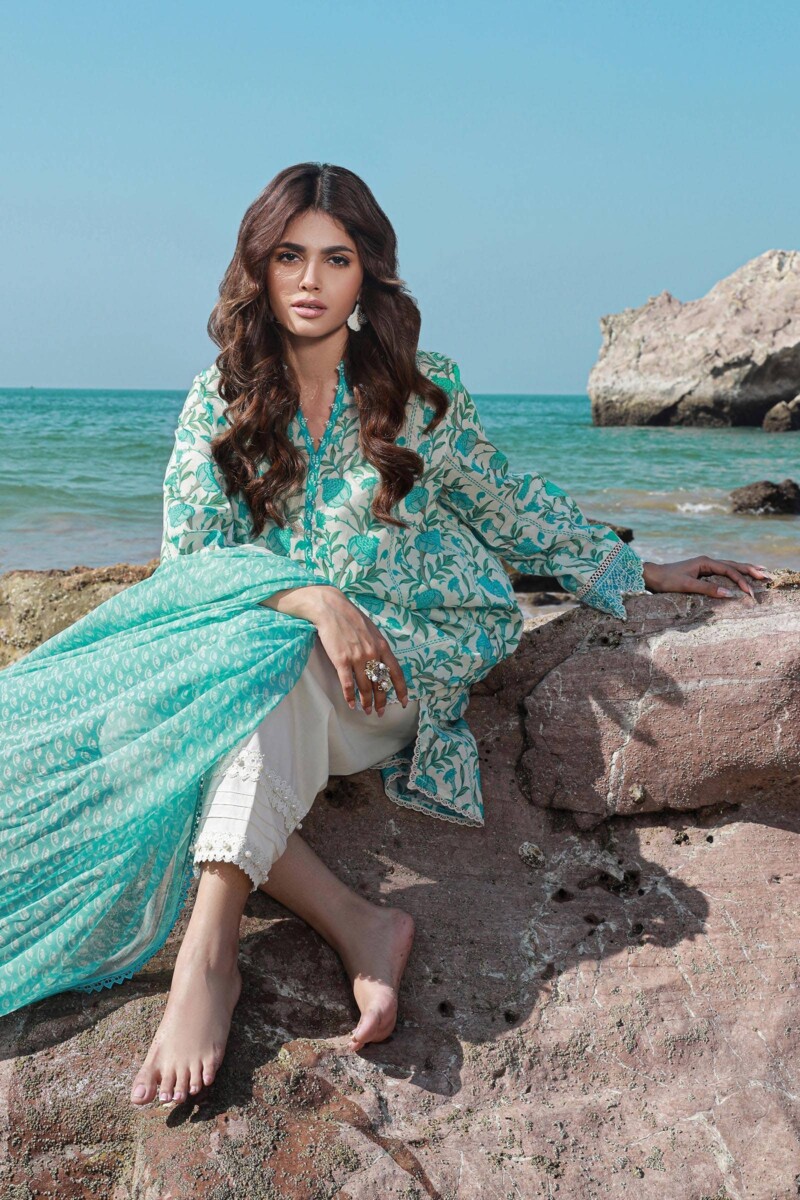 product Sana Safinaz Digital Printed Lawn H241-002a-2bi 3 Piece Suit Cultural Outfit 2024