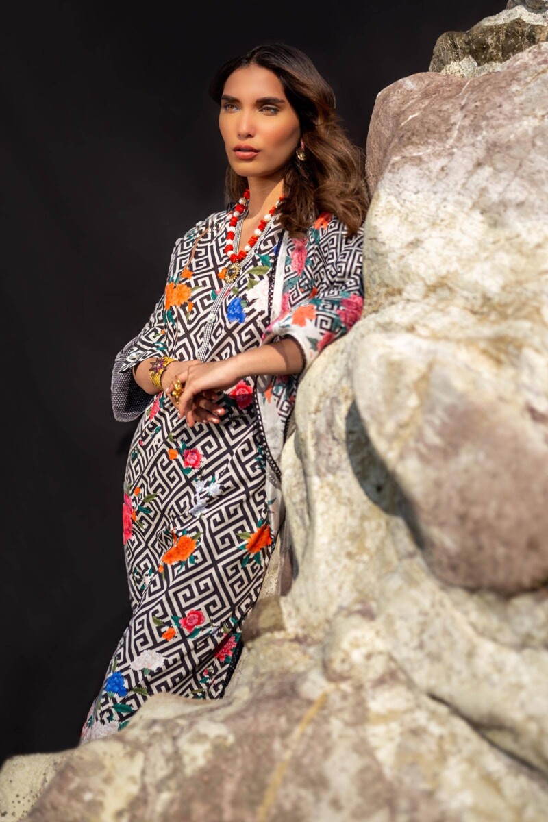 product Sana Safinaz Digital Printed Lawn H241-013a-2bk 3 Piece Suit Cultural Outfit 2024