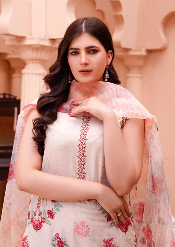 Noor Jahan Kn24 02 Kohenoor Lawn Collection