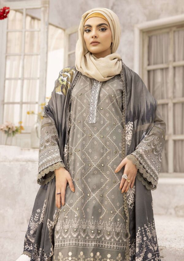 Sapphire Dgs24 13 Dua Gul E Zarki Lawn Collection 2024