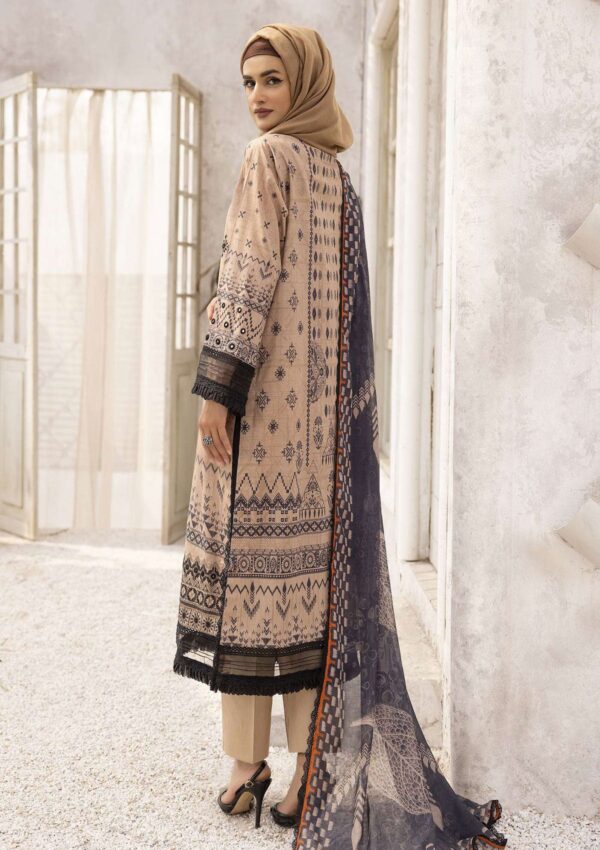 Sapphire Dgs24 10 Dua Gul E Zarki Lawn Collection 2024