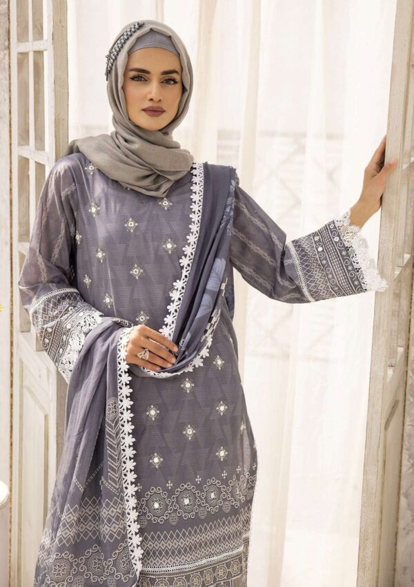 Sapphire Dgs24 06 Dua Gul E Zarki Lawn Collection 2024