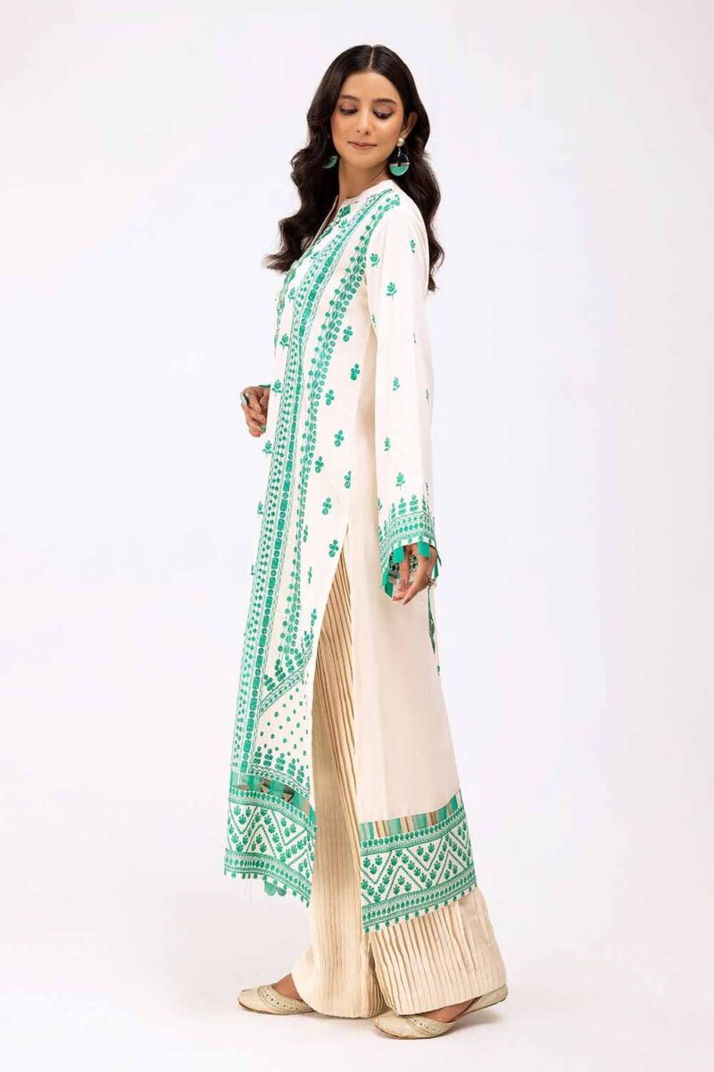 Gul Ahmed Ay-42008 Winter Embroidered Karandi Collection