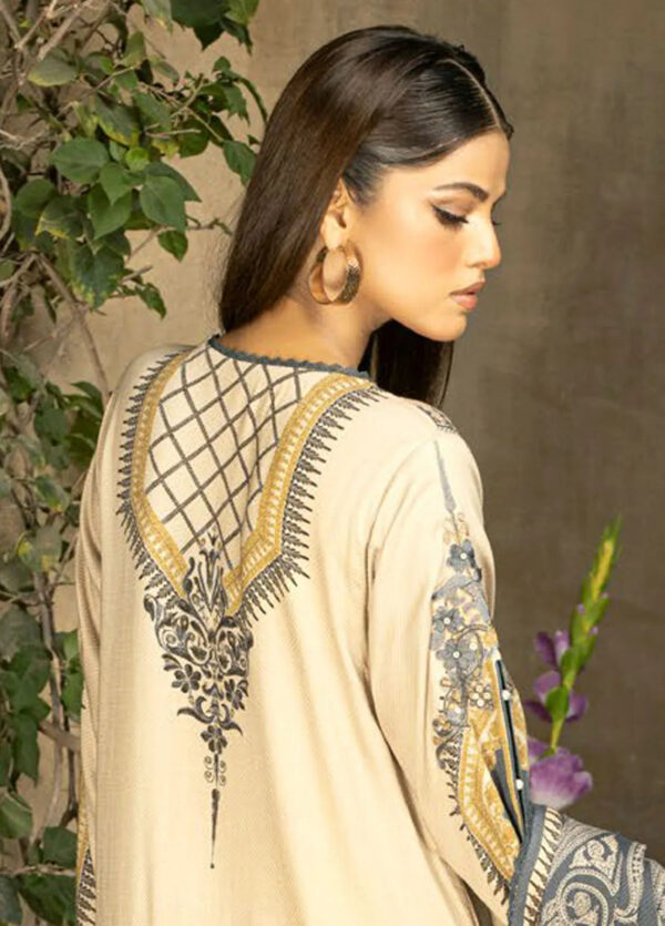 Gul Ahmed Cv 32014 Winter Embroidered Cotail Collection