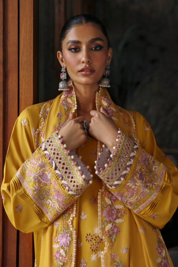 Qalamkar Lm-04 Sinsead Qlinekari Embroidered Linen Collection