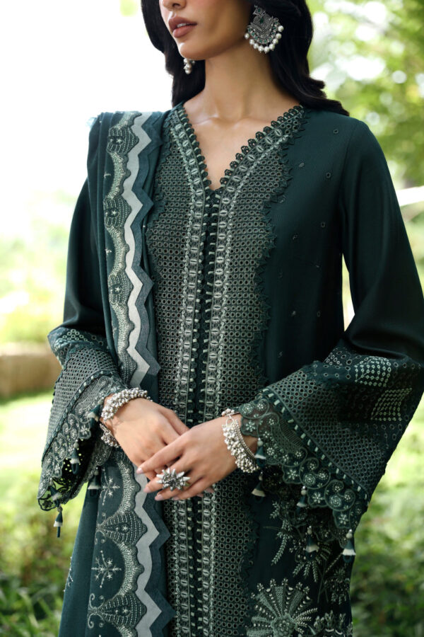 Qalamkar Lm-05 Ailis Qlinekari Embroidered Linen Collection