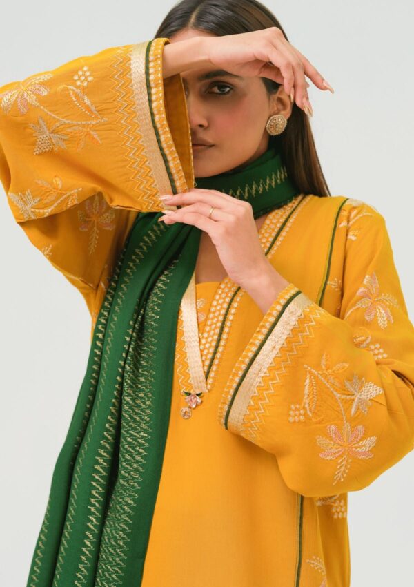 Pretage Wears Tropical Gold Pret Collection Winter Collection