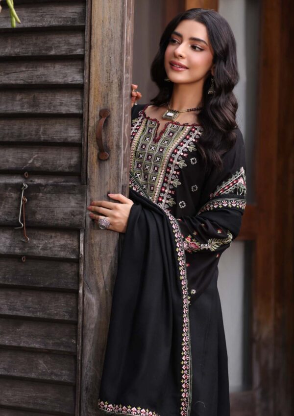 Noor Saadia Asad Suzaanikari Nsk 05 Winter Collection