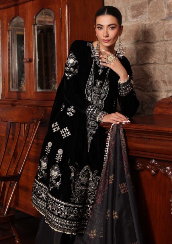 Noor Saadia Asad Suzaanikari Nsk 12 Winter Collection