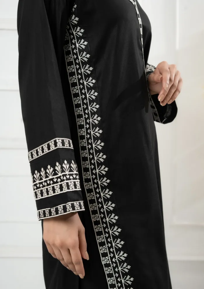 2 Pcs TPDA 253 Edit 25 Luxury Lawn Collection - Image 3