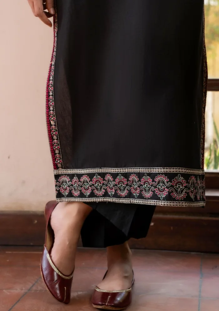 2 Pcs TPDA 621 Edit 25 Luxury Lawn Collection - Image 3