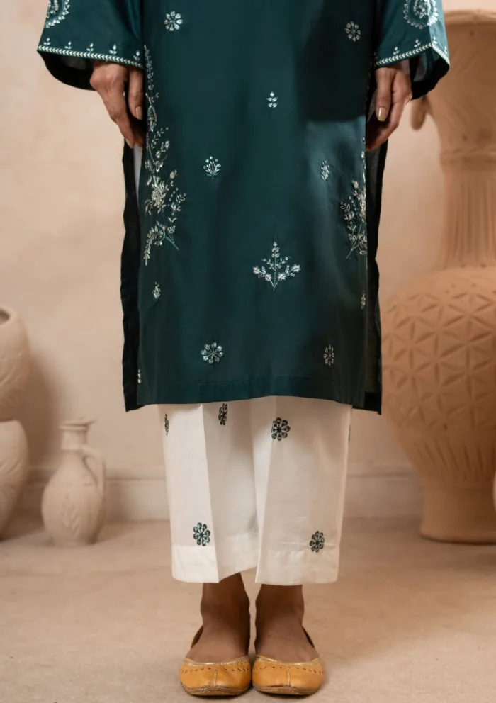 2 Pcs TPDA 654 Edit 25 Luxury Lawn Collection - Image 4